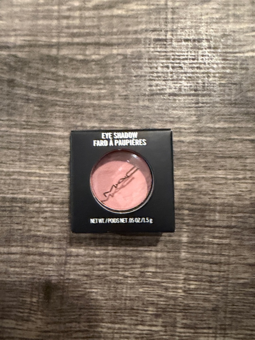 MAC Cosmetics Single Eyeshadow - Girlie Satin